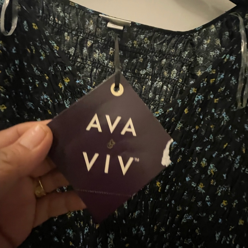 Ava And Viv Floral Top - Picture 5 of 10
